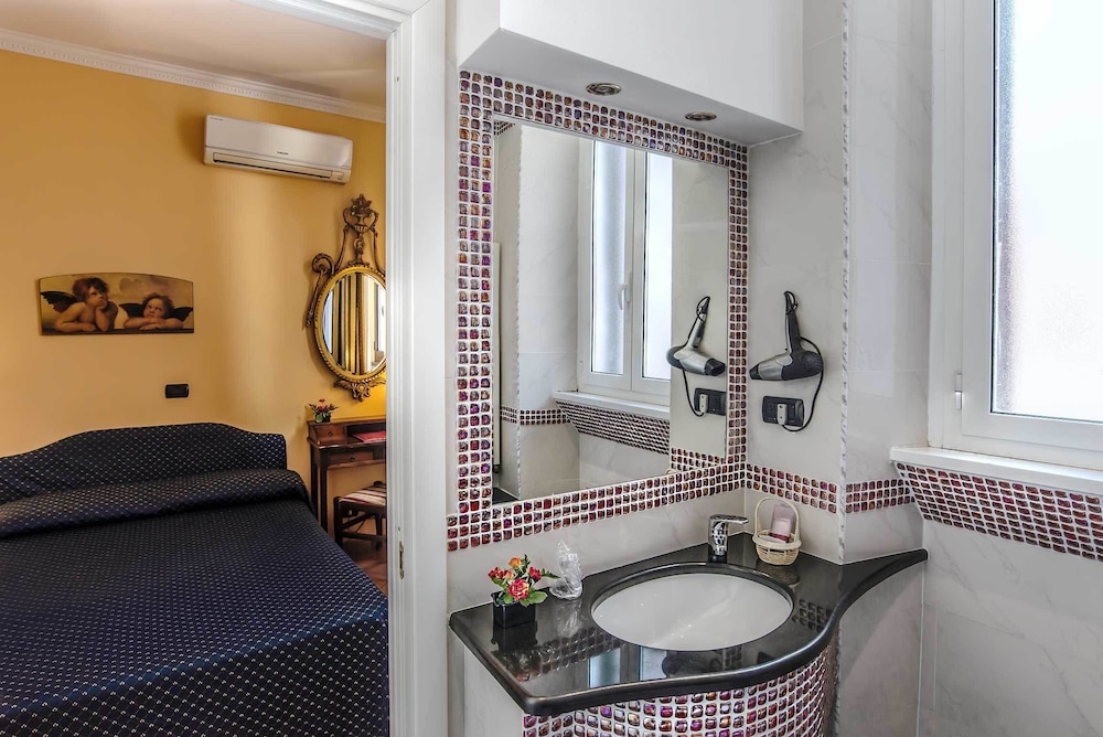 Hotel Caracciolo 61/62