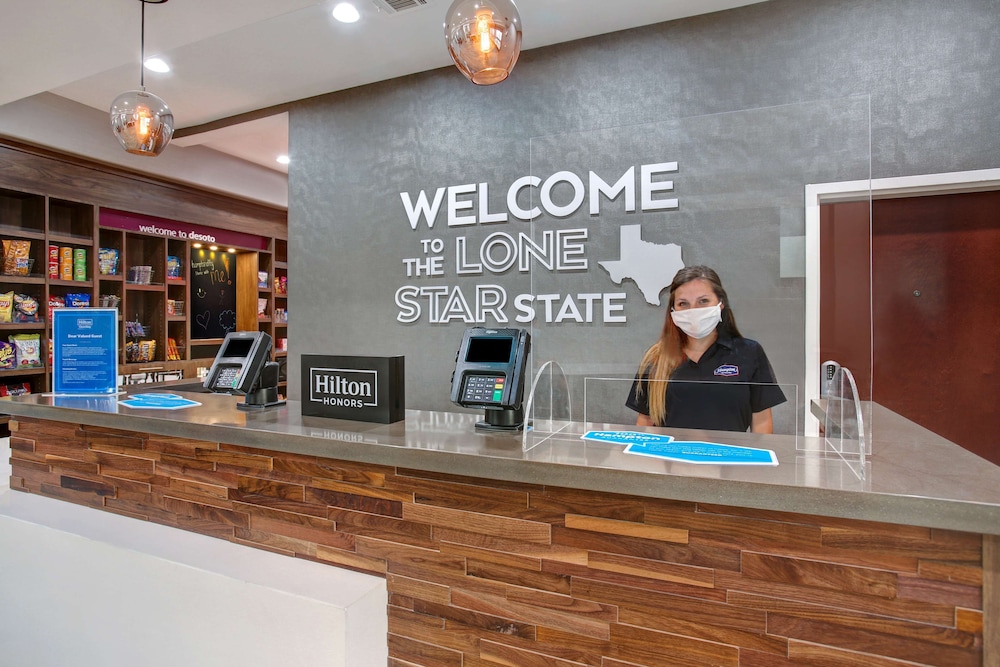 Hampton Inn and Suites Dallas-Desoto 10/57