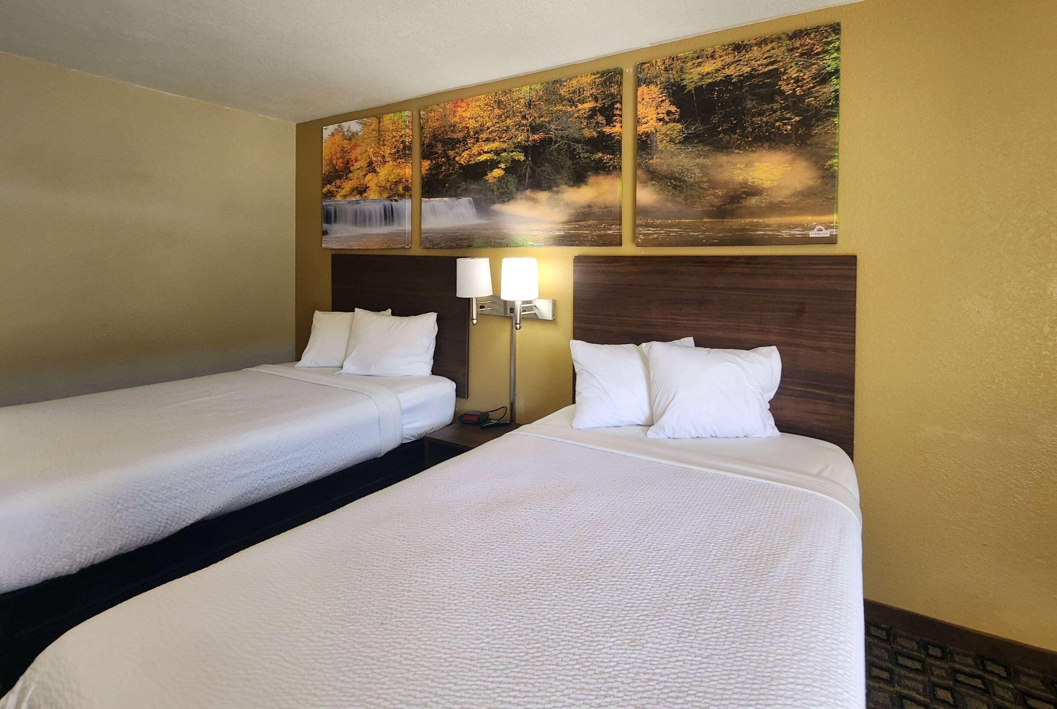 غرفة بسريرين مزدوجين للمدخنين، Days Inn by Wyndham Leesville 4/4