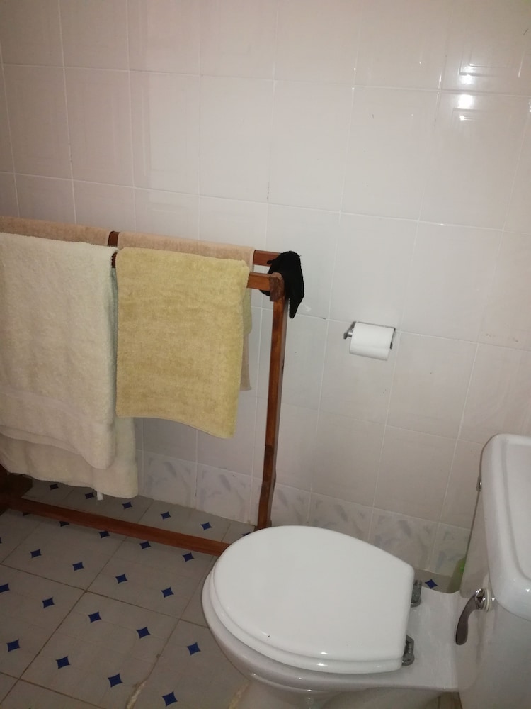 Narasha Guest House 45/47