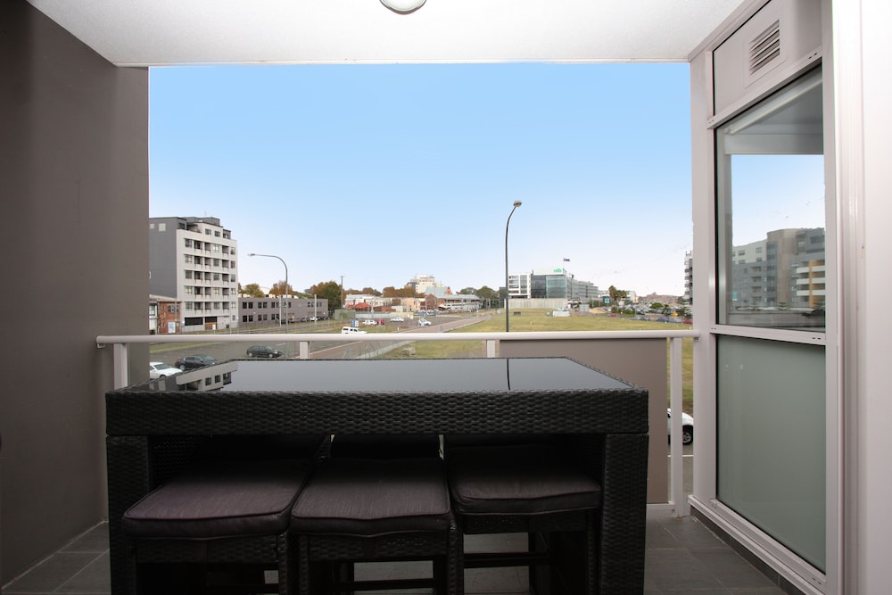 B7 Honeysuckle Executive Apartments 33/33