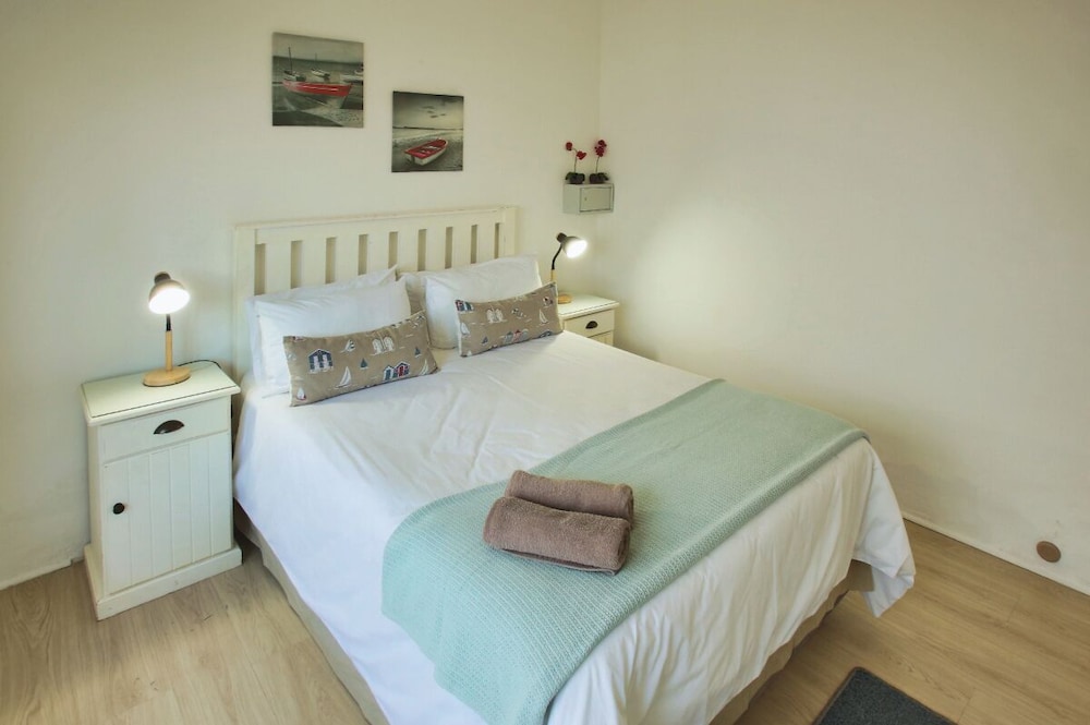 Sea Cottage 6/50