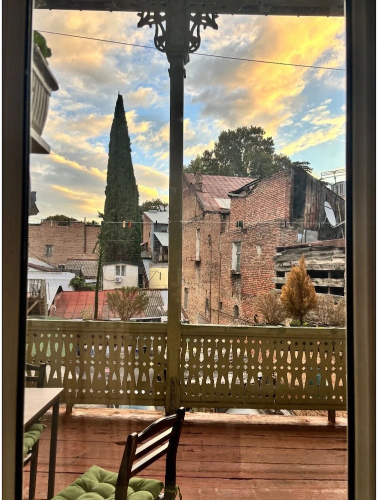 Friendly Hotel 48/50