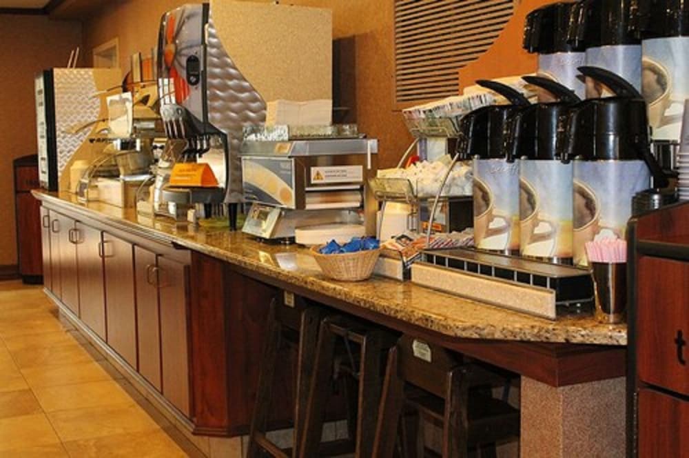 Auburn Place Hotel &amp; Suites - Paducah 21/26