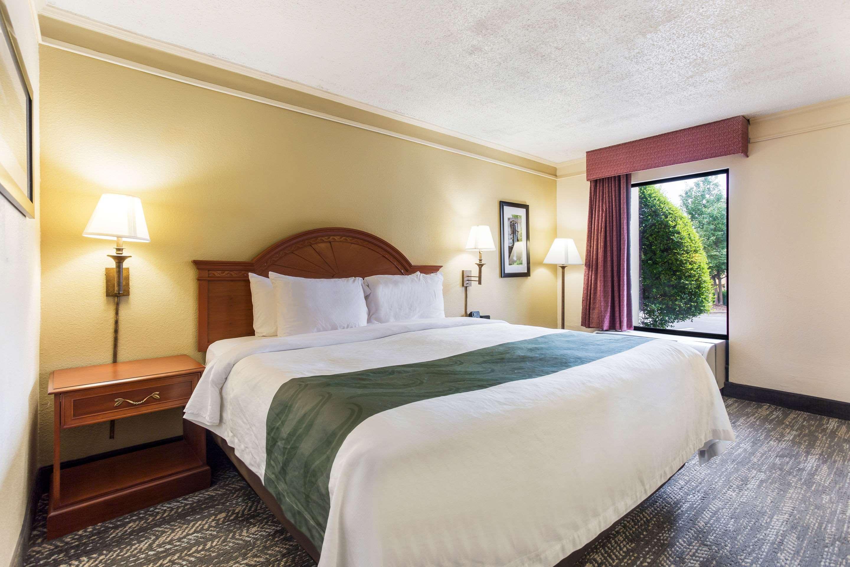 Quality Inn - Hamilton Place 10/20