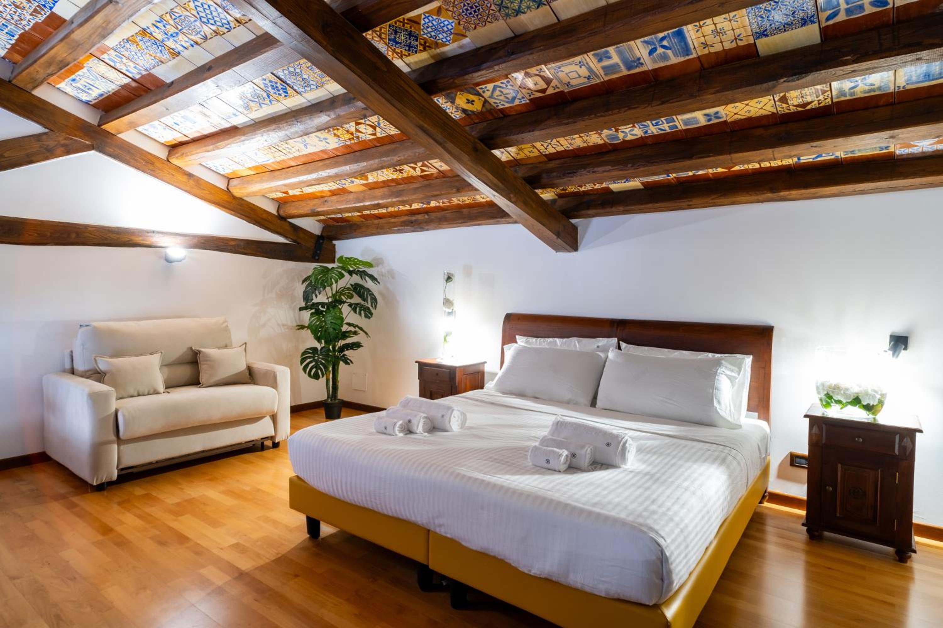 Superior, Triple, GRAND HOTEL LA BATIA 4/7