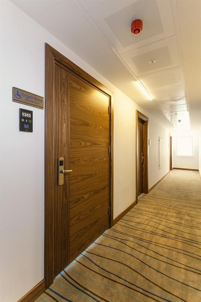 Fesa Business Hotel 7/67