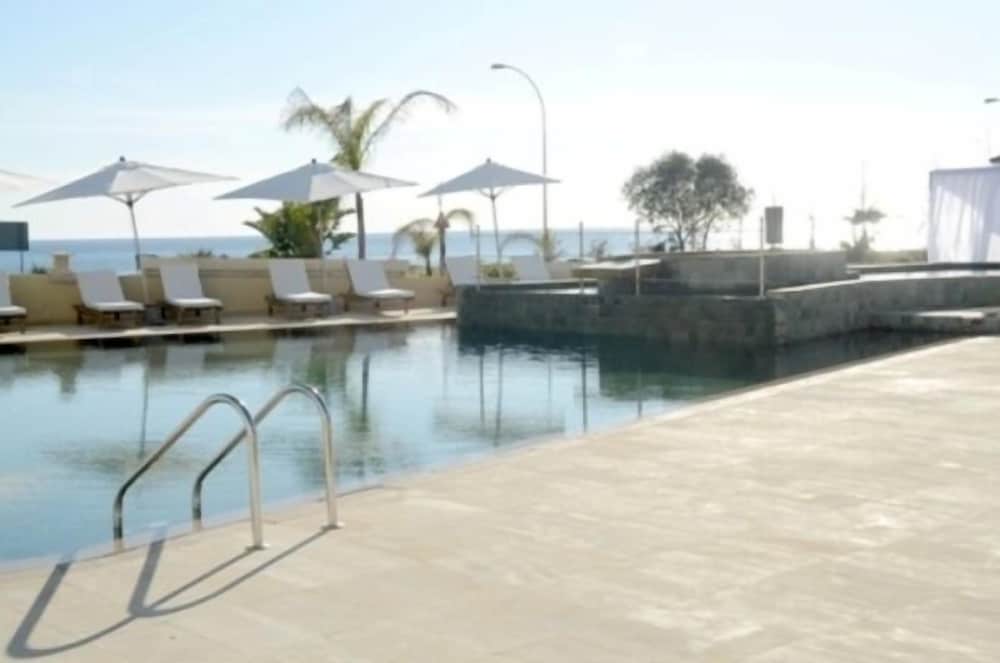 E Hotel Spa Resort 56/61