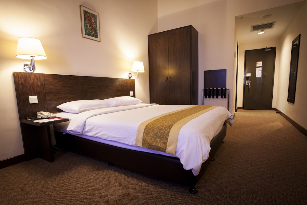 HOTEL TANJONG VISTA 10/25