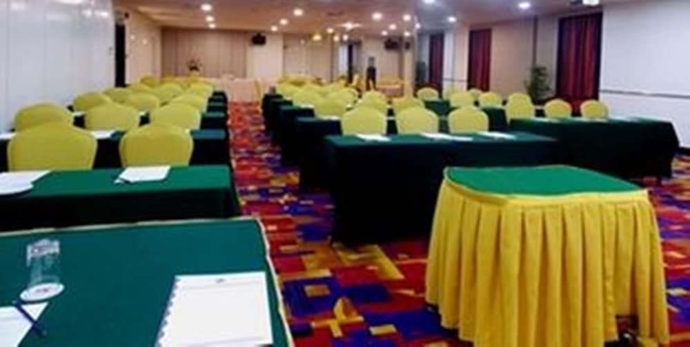 Harbour View Hotel 49/56