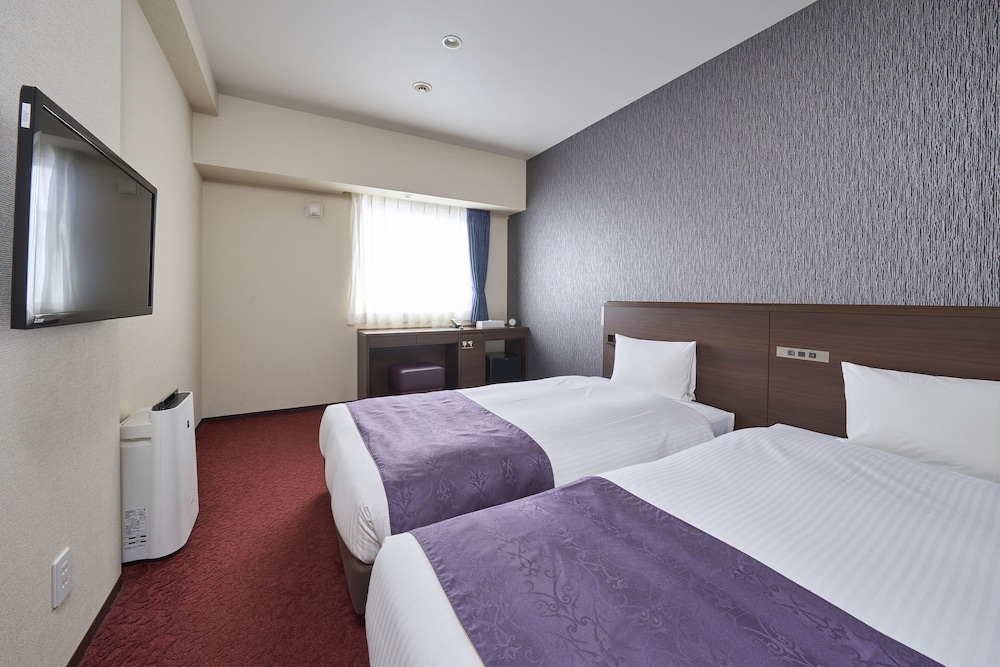 ROOM, TWIN BEDS