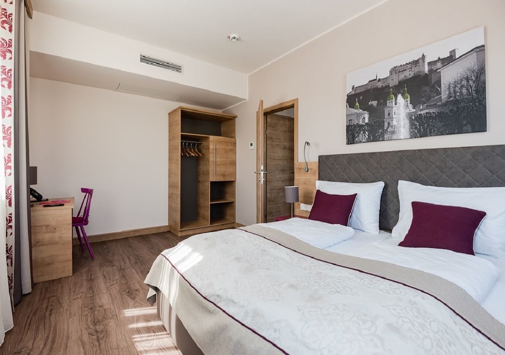 Hotel Max 70 9/50