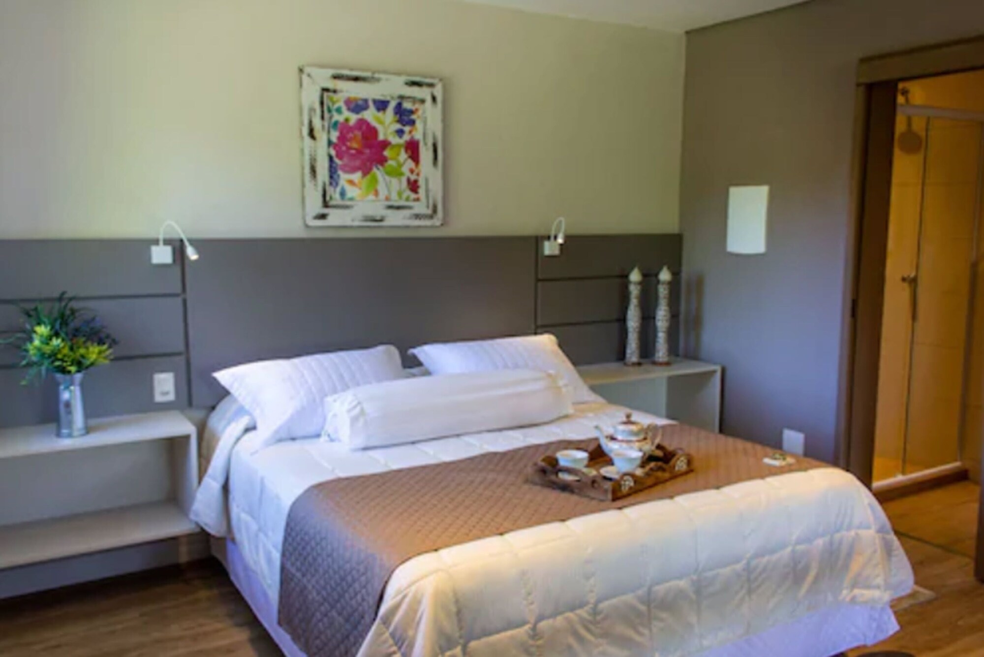 House, Queen and Twin Beds