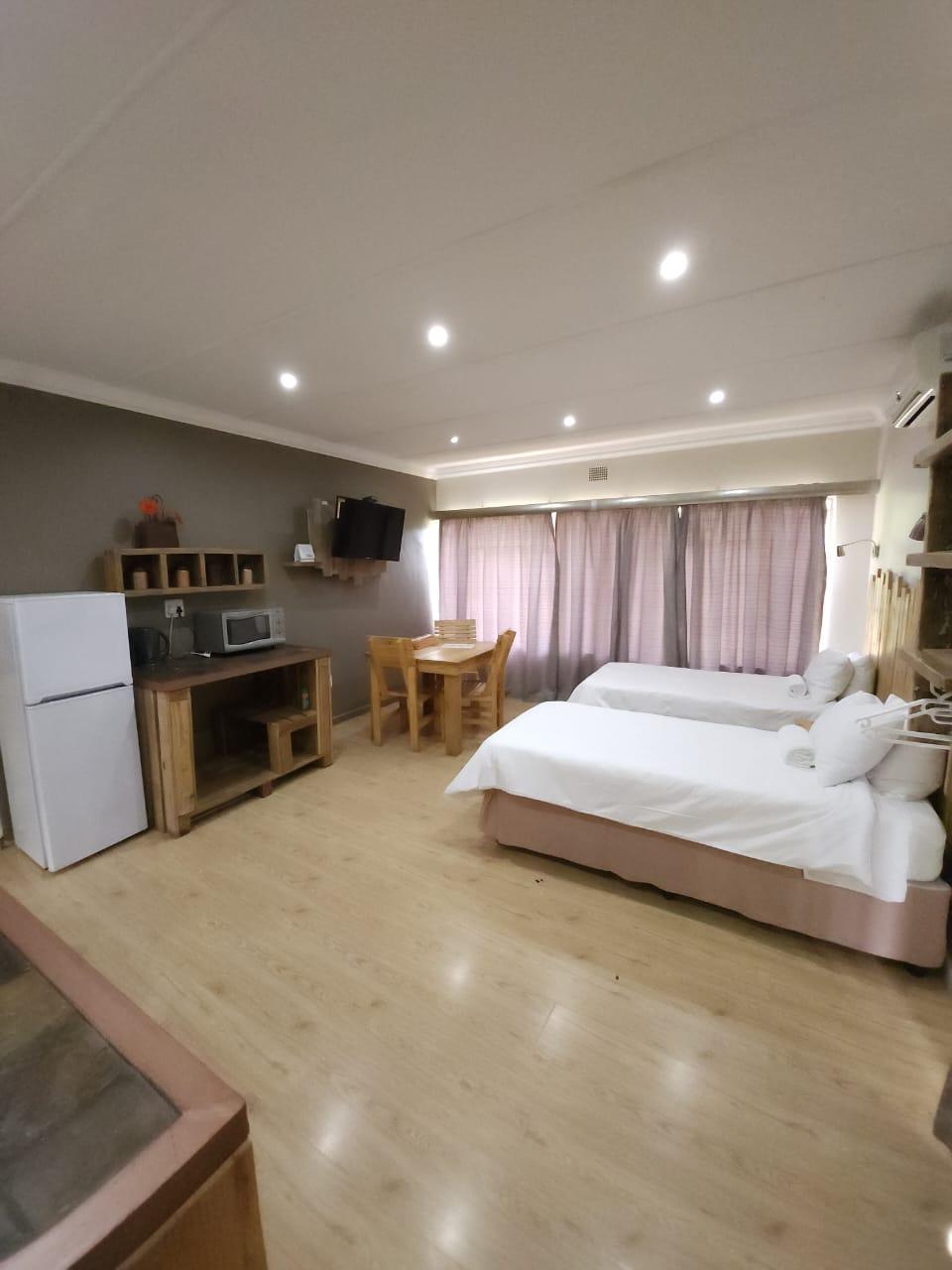 4 Rooms, Select
