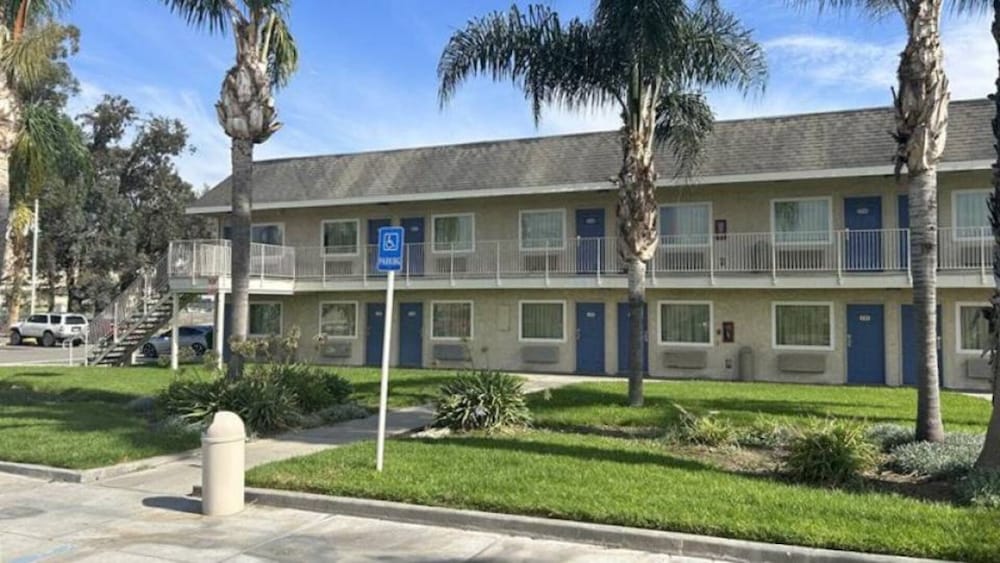 Motel6 Riverside, CA - South in RIVERSIDE - CA