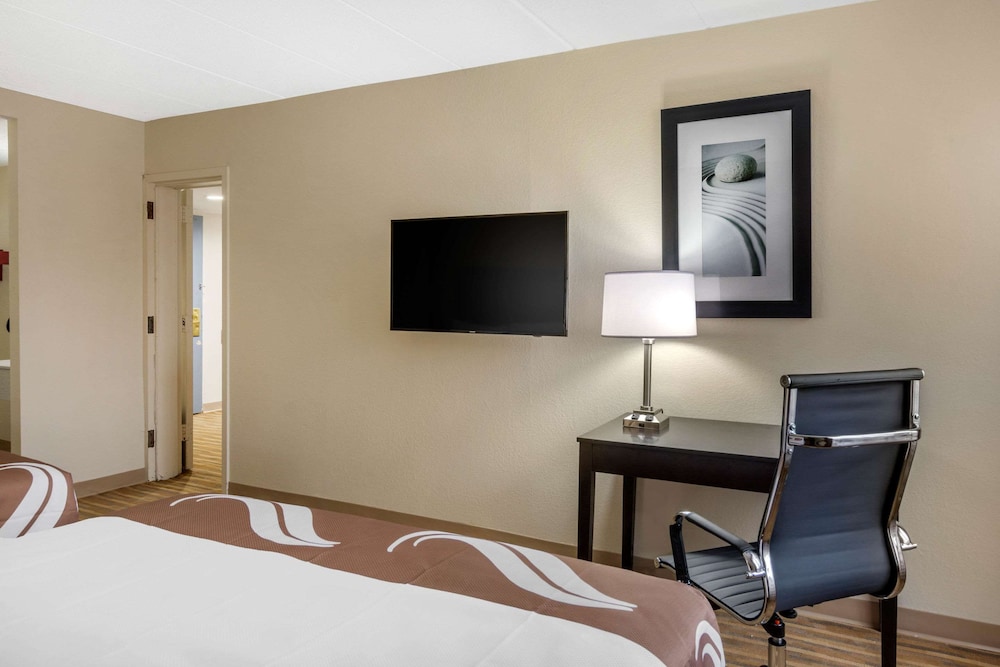 Quality Inn & Suites Ruther Glen 11/25