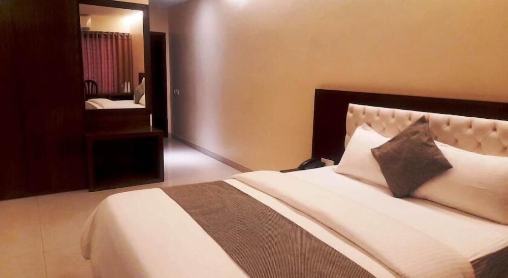 Richmond Hotel 17/34