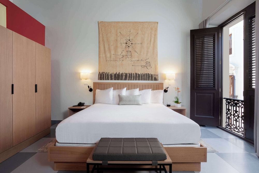 ROOM, KING BED, ACCESSIBLE