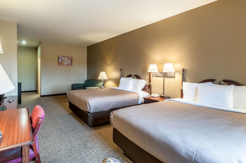 Econo Lodge Inn & Suites Middletown - Winchester South 7/31