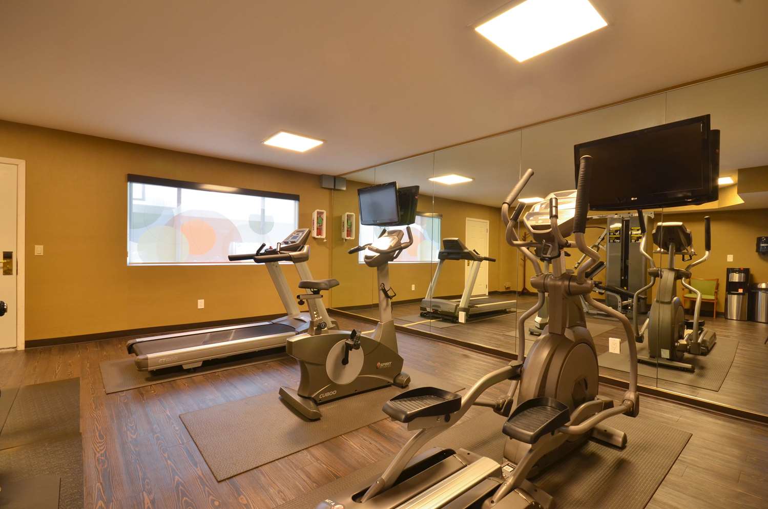 Best Western The Inn & Suites Pacific Grove 5/11