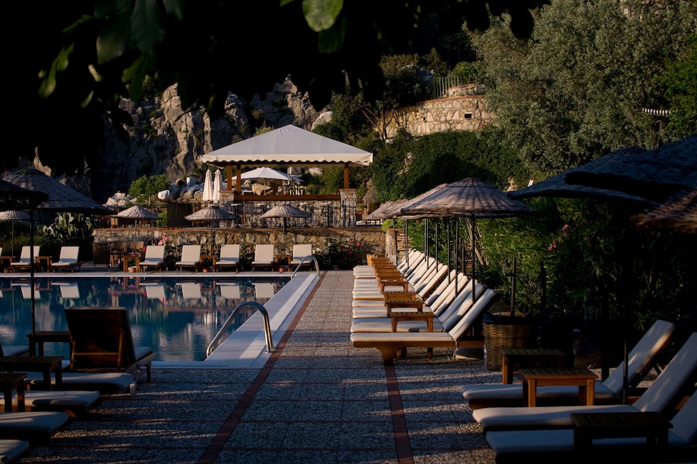 Dionysos Hotel 53/62