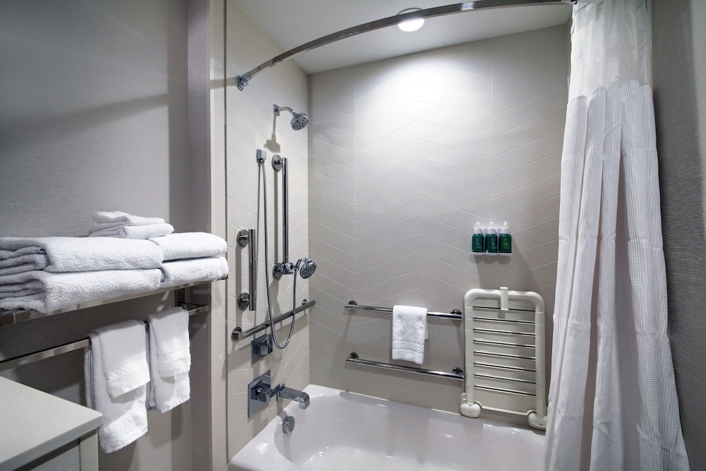 Fairfield Inn And Suites By Marriott Dallas Cedar Hill 13/42