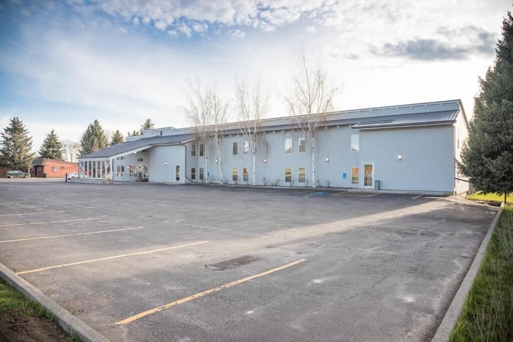 Teton West Motel 33/36