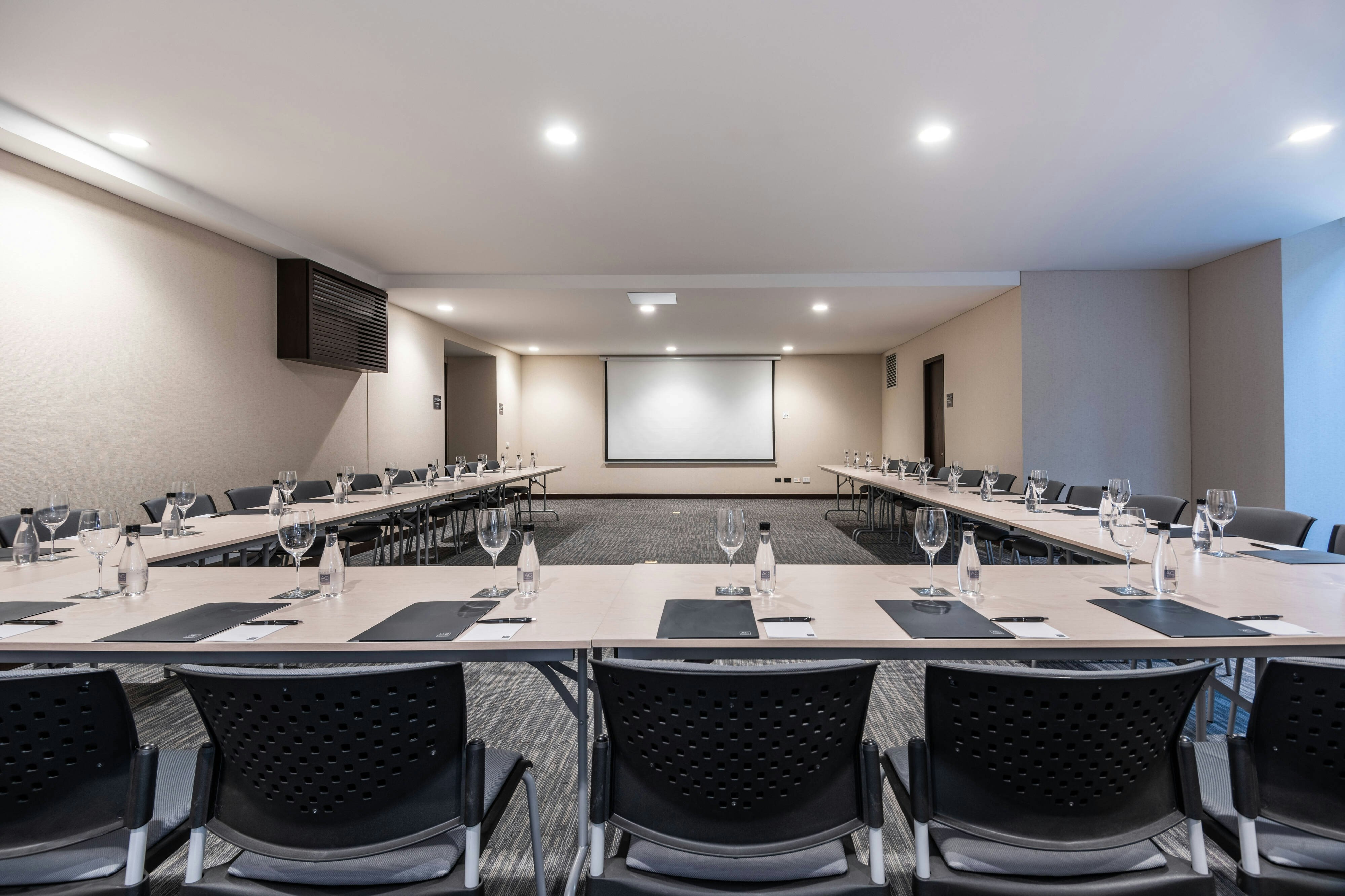 AC Hotel by Marriott Bogota Zona T 55/59