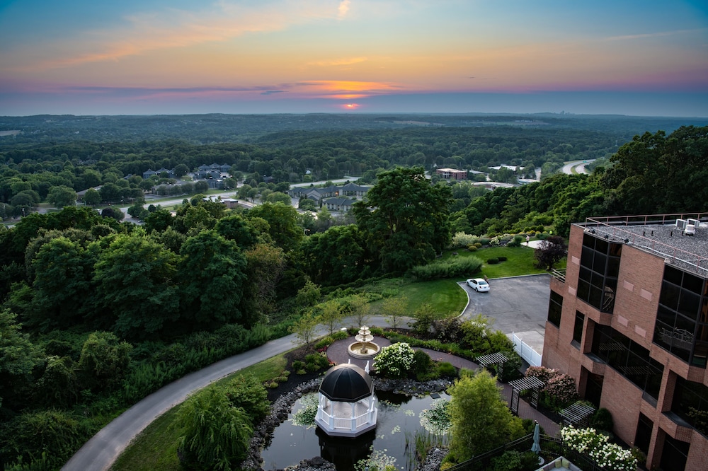 Woodcliff Hotel and Spa 45/72