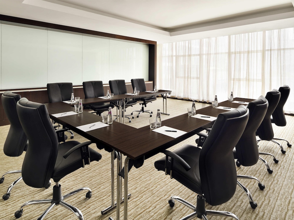 Movenpick Jumeirah Lakes Towers 65/75