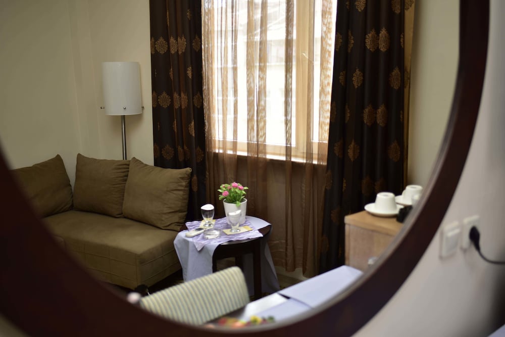 Topkapi Hotel 41/69