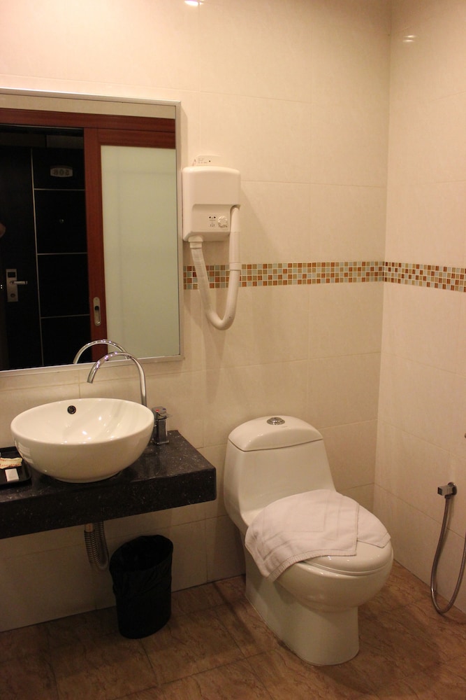 Hotel 17 51/65