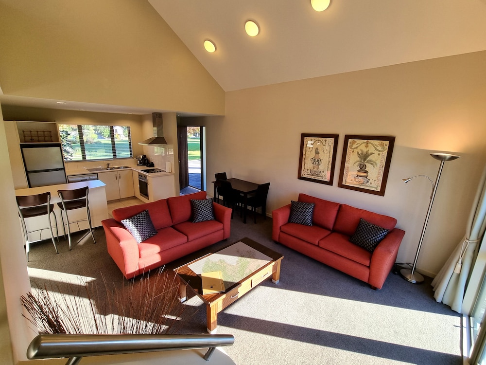 Vintners Retreat 16/50