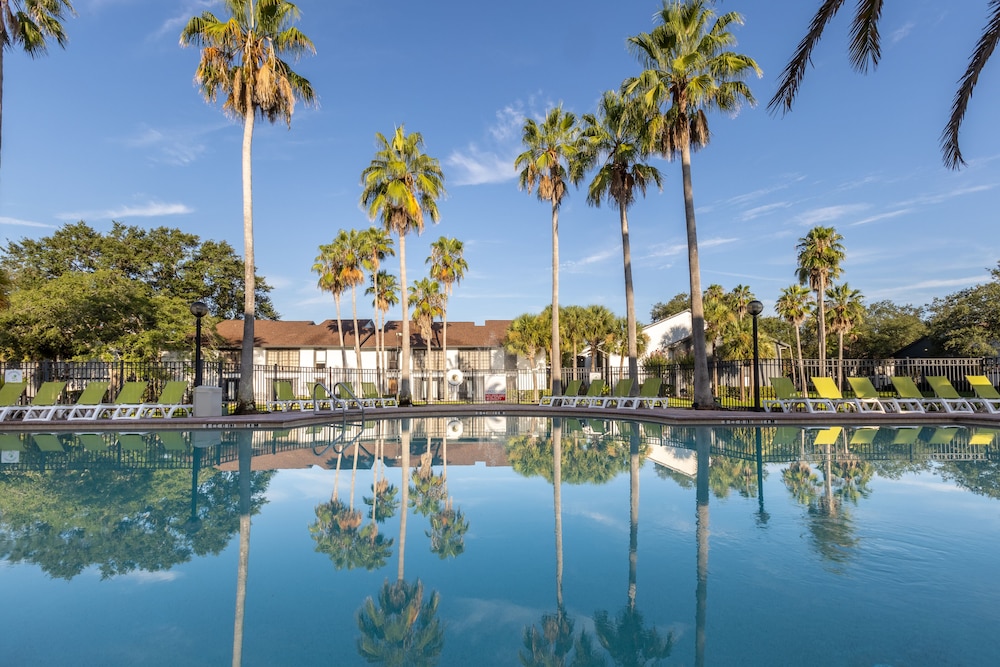 Legacy Vacation Resorts - Orlando-Kissimmee 65/95
