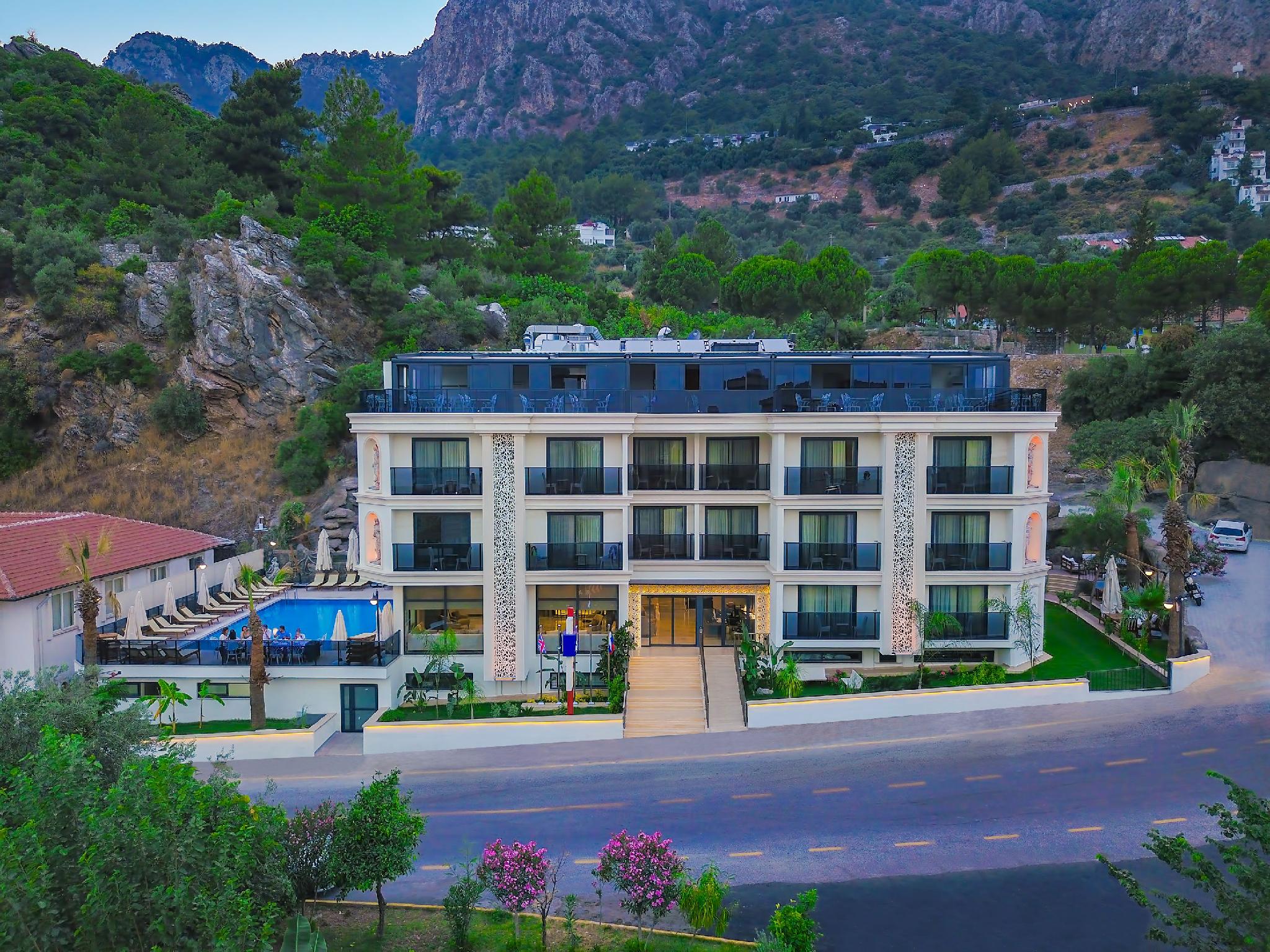 Amossoia Elite Boutique Hotel 3/33