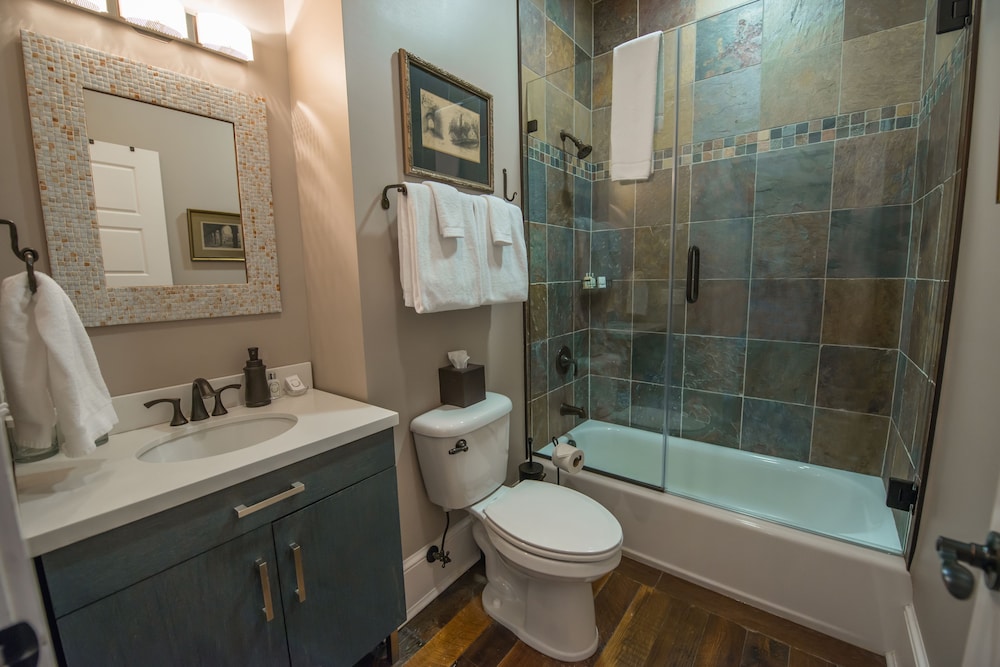 The Windsor Boutique Hotel 47/49