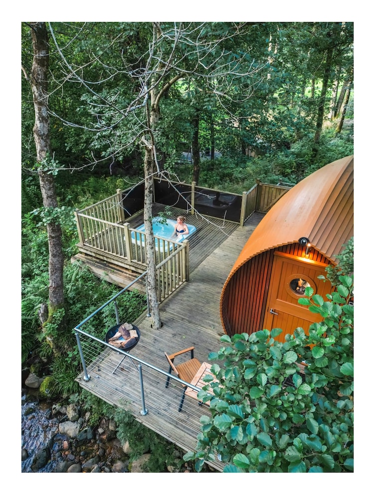Riverbeds Lodges With Hot Tubs 11/23
