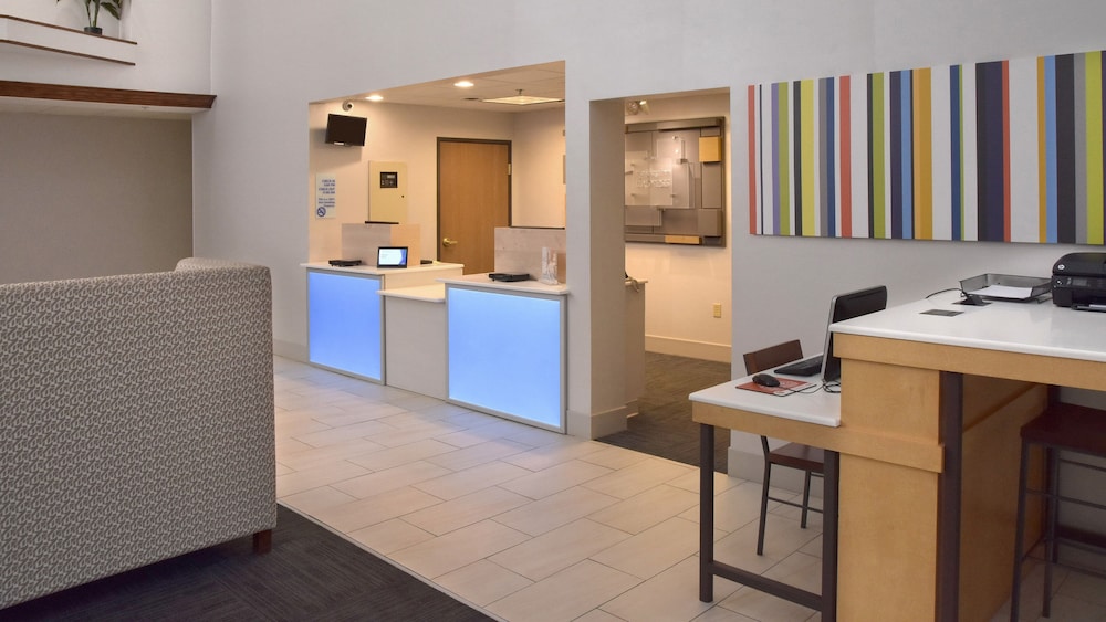 Holiday Inn Express Mount Pleasant Scottdale 9/44