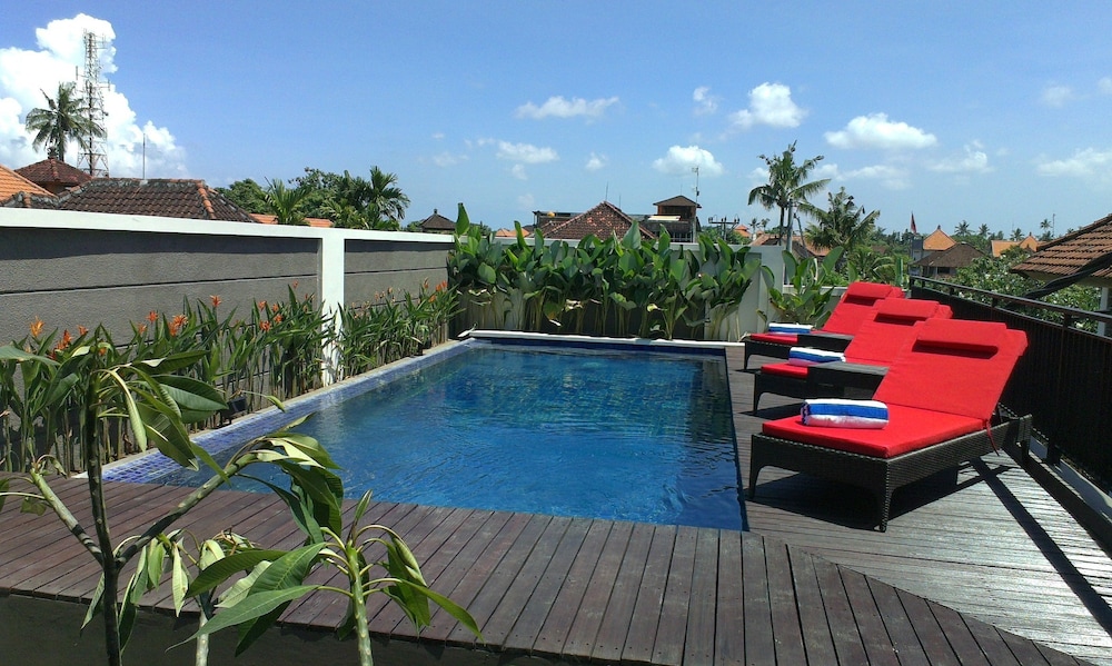 Svarna Hotel Sanur 40/48