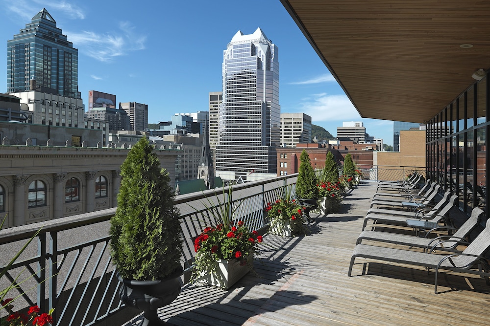 Le Square Phillips Hotel And Suites 42/45