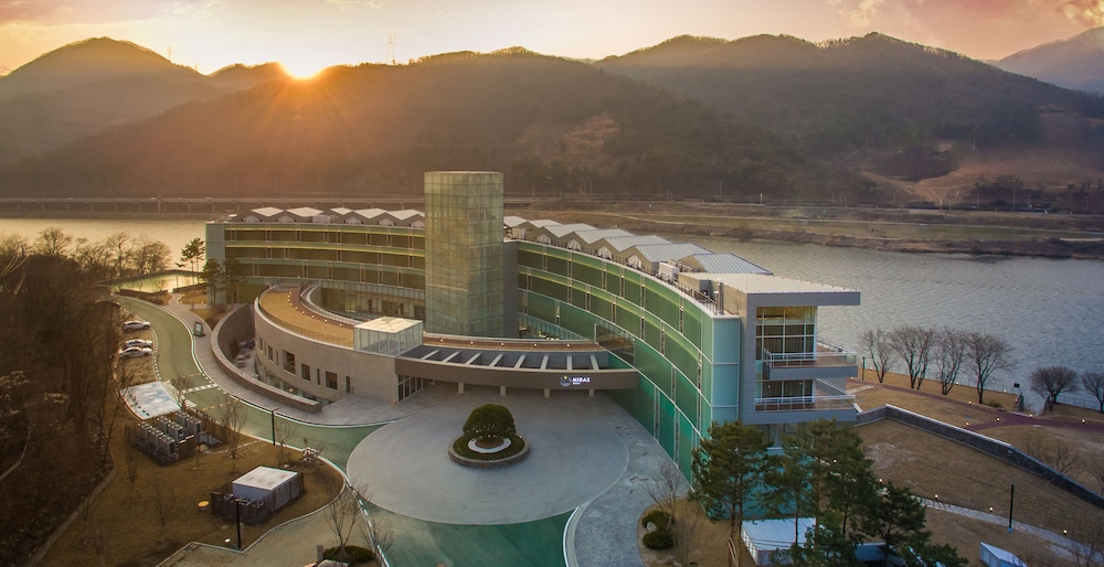Midas Resort 3/46