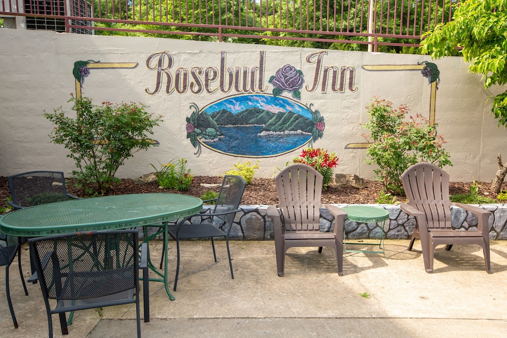 Rosebud Inn 54/64
