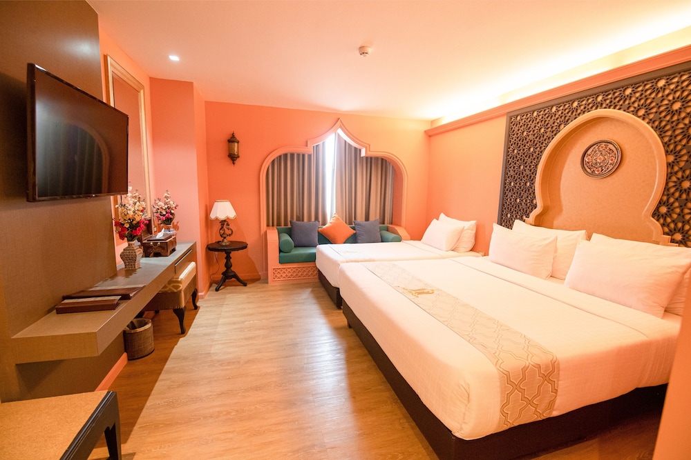Amman, Plus, Deluxe, 1 Double and 1 Single Bed