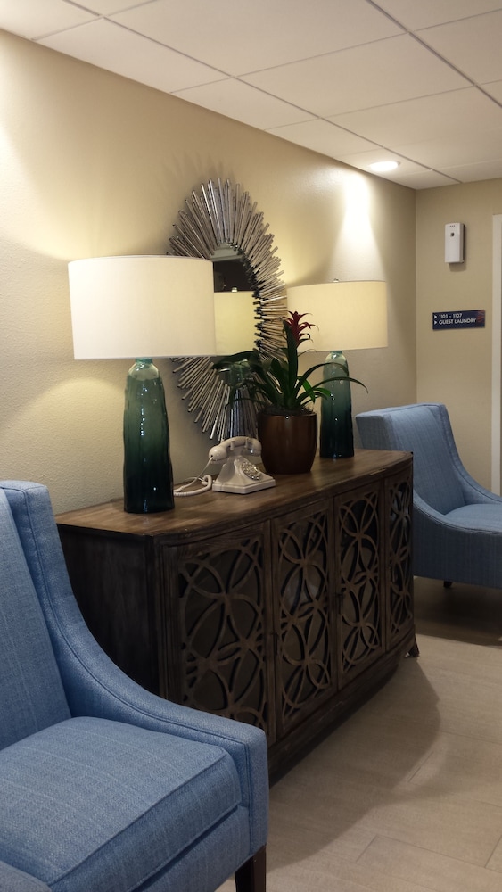 Lido Beach Resort 10/50