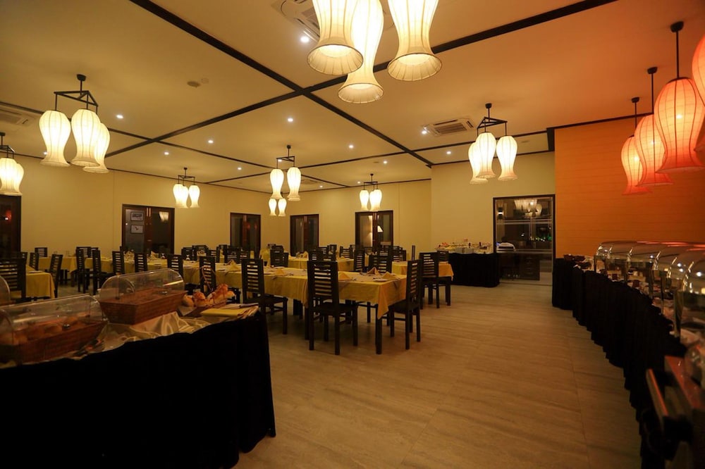 Chaarya Resort Spa By Chandrika 50/60
