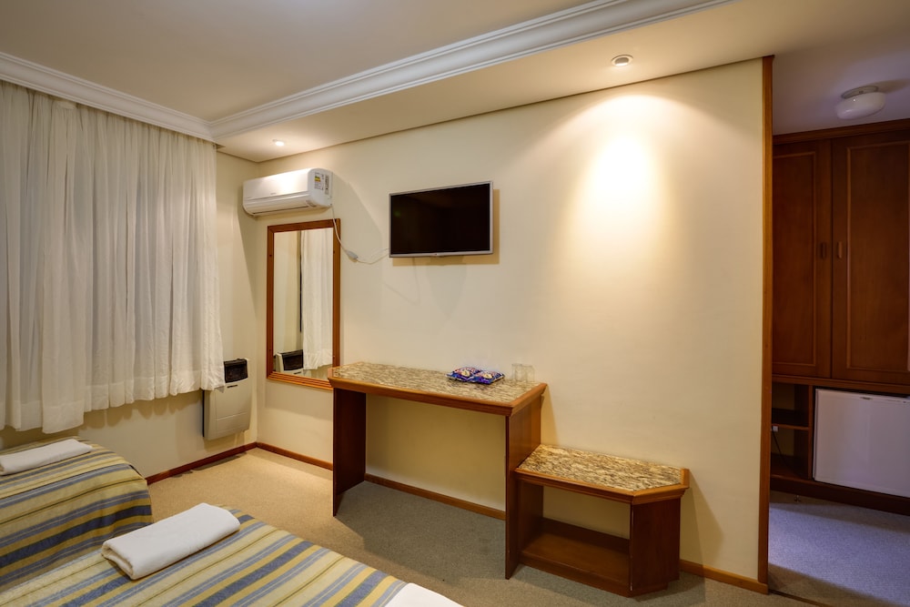 Hotel San Isidro 24/40