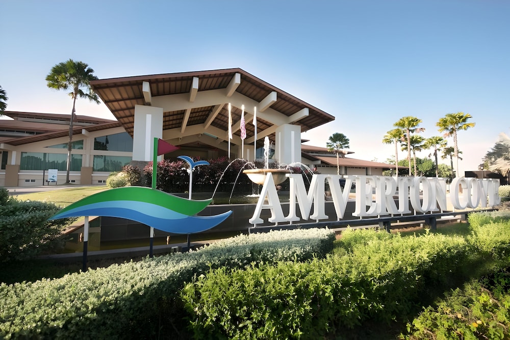 Amverton Cove Golf and Island Resort 17/18