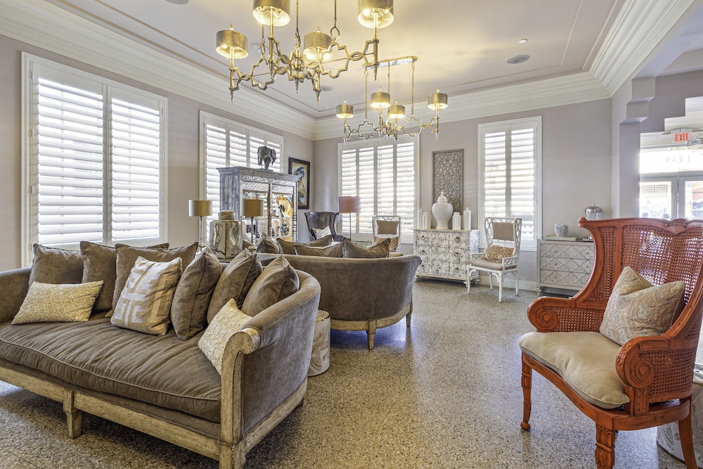 Henrosa Hotel 24/37