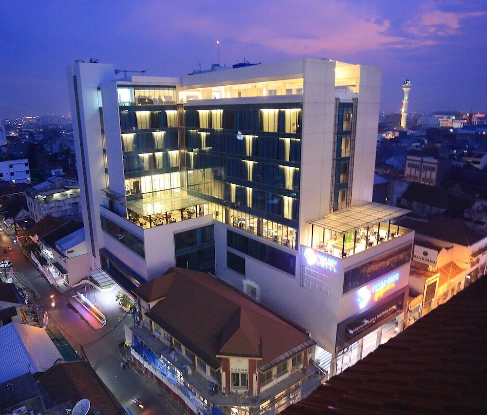 Pasar Baru Square Hotel Bandung 1/27