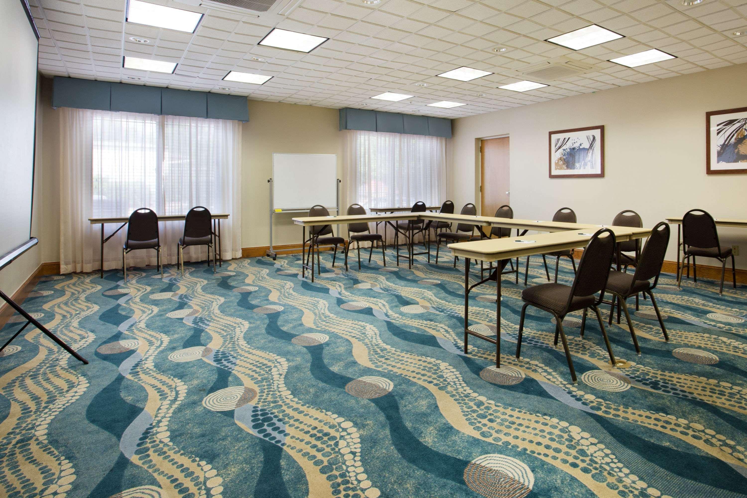 Wingate by Wyndham Raleigh South / Garner 16/31